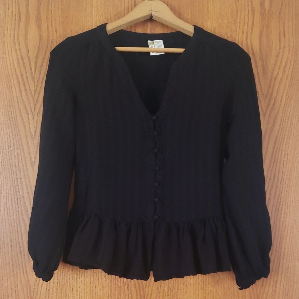 Pretty Japna Button Front Blouse w/ Ruffled Hem Sz XS